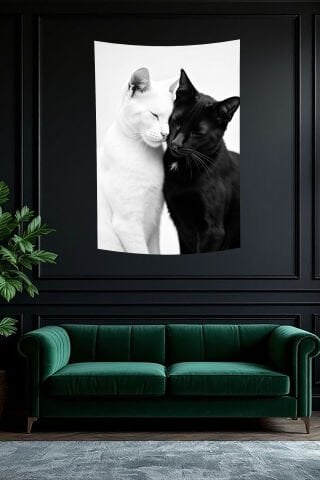 ''Siyah Beyaz Aşık Kediler Desenli Duvar Örtüsü