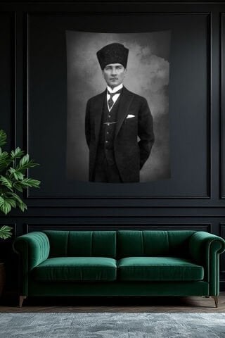 Mustafa Kemal Atatürk Klasik Takım Elbiseli Duvar Örtüsü