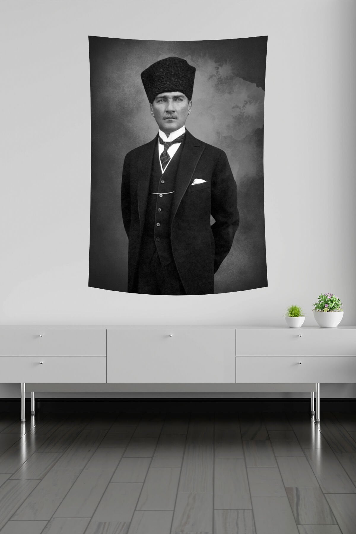 Mustafa Kemal Atatürk Klasik Takım Elbiseli Duvar Örtüsü