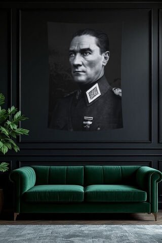 Ulu Önder Mustafa Kemal Atatürk Askeri Üniforma Duvar Örtüsü