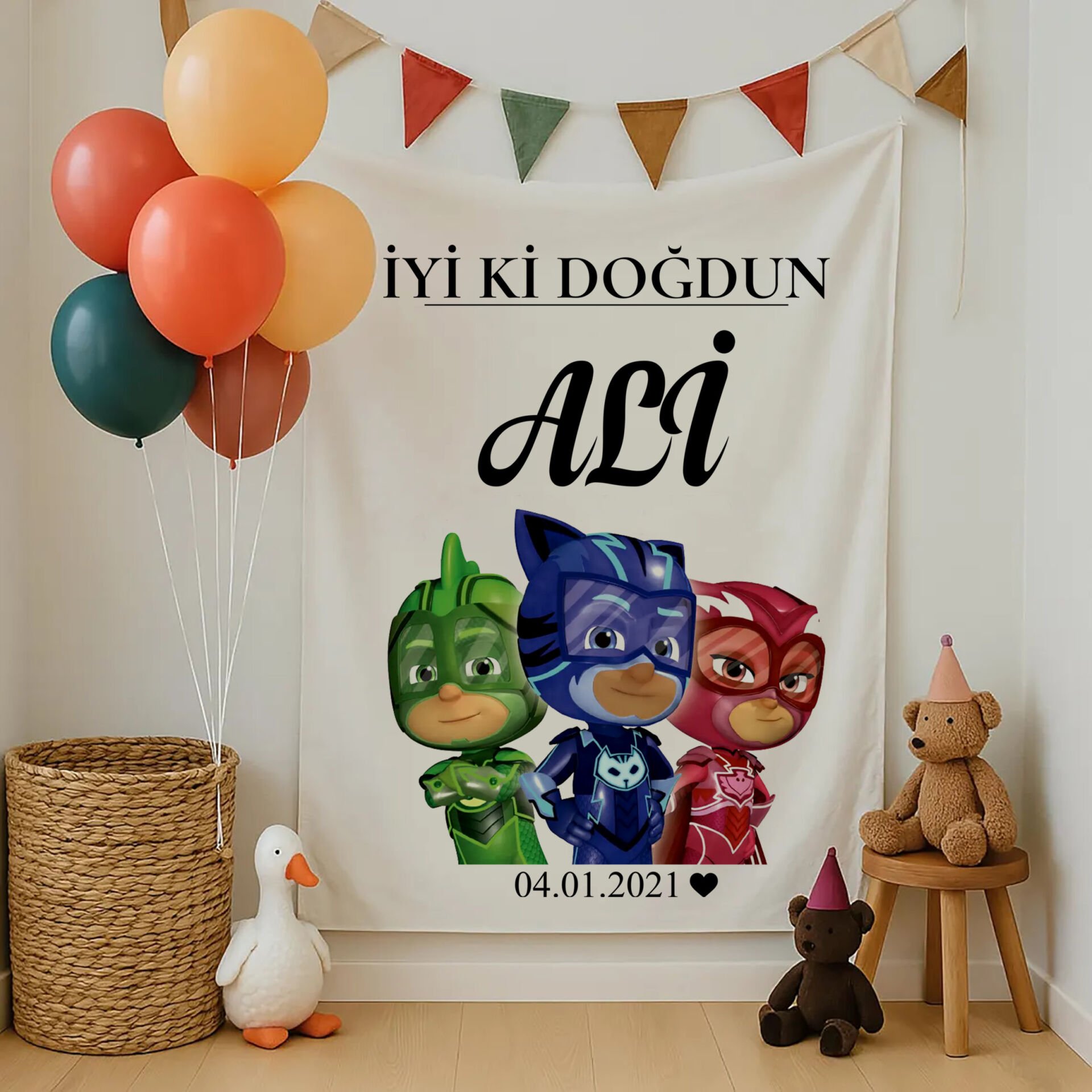 Doğum Günü Duvar Örtüsü