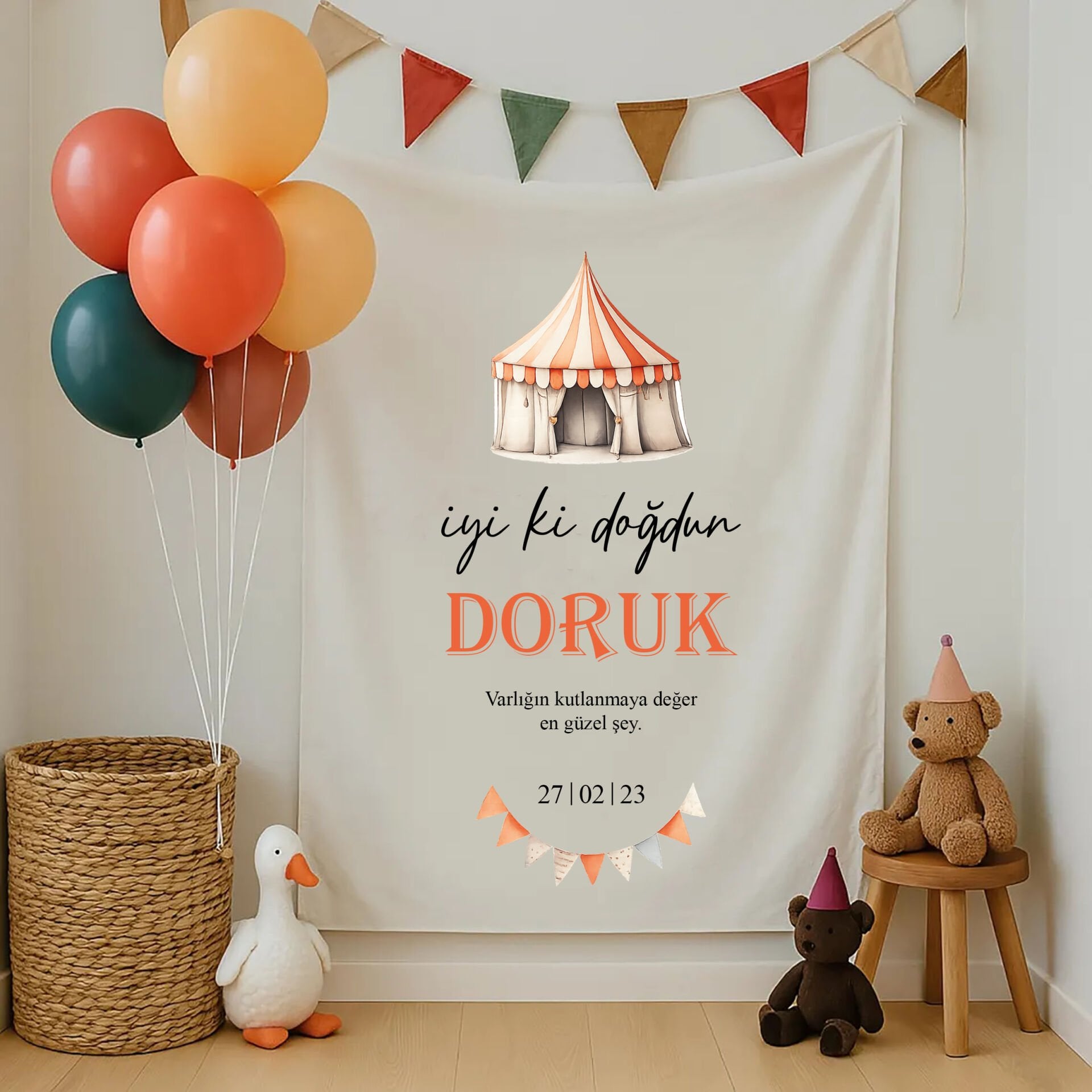 Kişiye Özel Sirk Temalı Doğum Günü Duvar Örtüsü